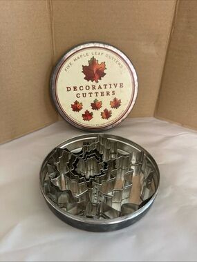 Vintage Sonoma Stainless Steel Maple Leaf Cookie Cutter Set - Silver set of 5